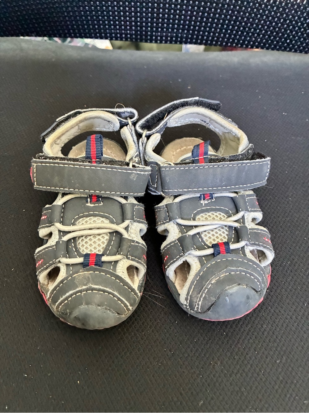 Apakowa Kid's Boy's Baby Soft Sole Close Toe Sport Beach Sandals